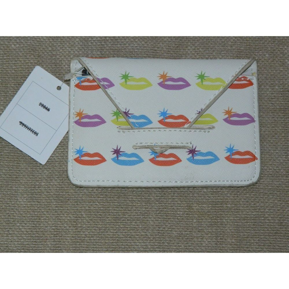 Urban Outfitters UO Card Holder‎ Coin Purse White Lips